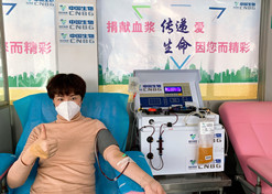 2020年，国药集团中国生物率先提出康复者恢复期血浆救治危重患者的治疗方案和技术标准，全国掀起新冠肺炎康复者献浆热。